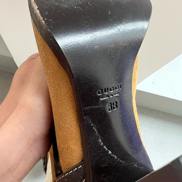 🗽 Gucci Logo Shearling Boots - Picture 7 of 7